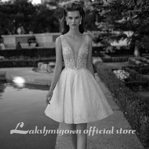 Robes de mariée NumberSea Pearls A-Line avec encolure plongeante en dentelle