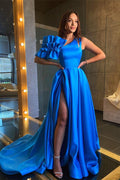 Vestido de gala largo de satén con corte A, tirantes a la caída y abertura lateral
