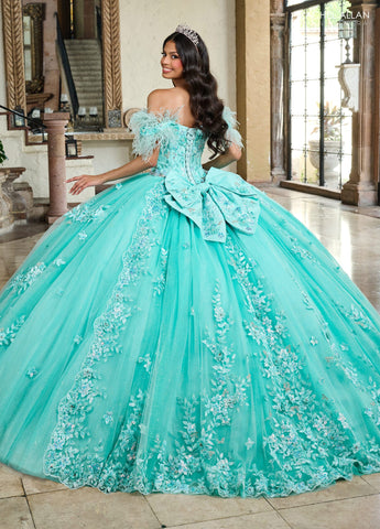 Schulterfreies Quinceanera-Kleid mit Federn von Rachel Allan RQ2186
