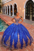 Abito da Quinceañera con Mantello a Cappuccio e Spalle Scoperte di Amarra 54324