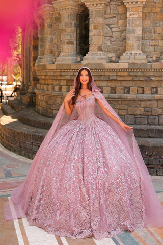 Schulterfreies Quinceanera-Kleid mit Kapuzenmantel von Amarra 54324