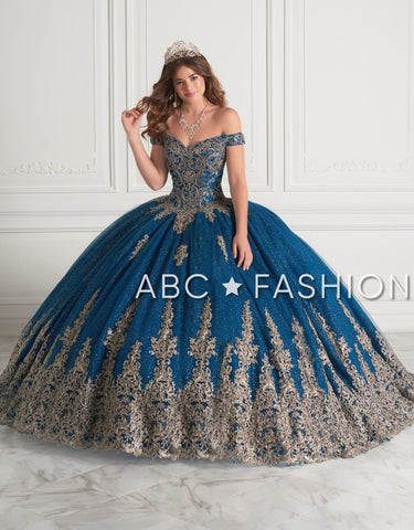 Vestido de quinceanera em renda com ombros à mostra da House of Wu 26951