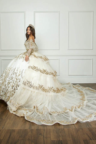 Schulterfreies Ballkleid mit Puffärmeln von Petite Adele PQ1041
