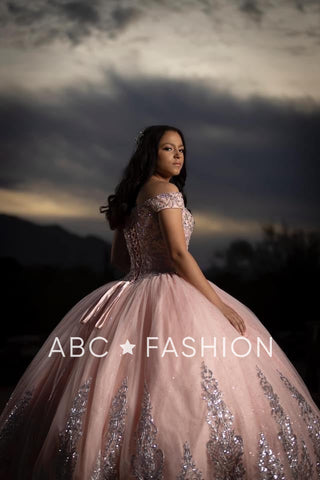 Schulterfreies Quinceanera-Kleid von Fiesta Gowns 56423