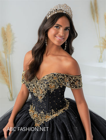 Vestido de quinceanera com decote ombro a ombro da Fiesta Gowns 56451