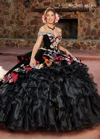 Vestido de quinceanera com folhos e ombros à mostra de Rachel Allan RQ3111