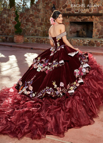 Vestido de quinceanera com folhos e ombros à mostra de Rachel Allan RQ3111