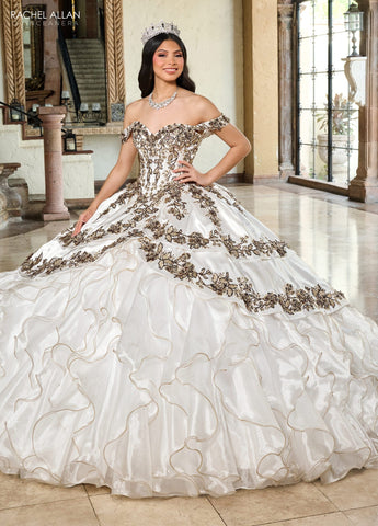 Schulterfreies Quinceanera-Kleid mit Rüschen von Rachel Allan RQ5001
