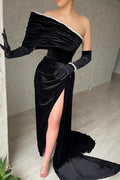 Vestido de Fiesta Negro de Satén con Mangas Largas, Cola de Sirena, Tiras al Hombro y Guantes de Terciopelo