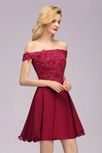 Über der Schulter Blumen-Spitze Kurzes Homecoming-Kleid Burgunder Knie Lange Chiffon Abendkleid