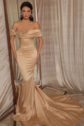 Vestido de noche largo de sirena satinado con hombro caído y abalorios