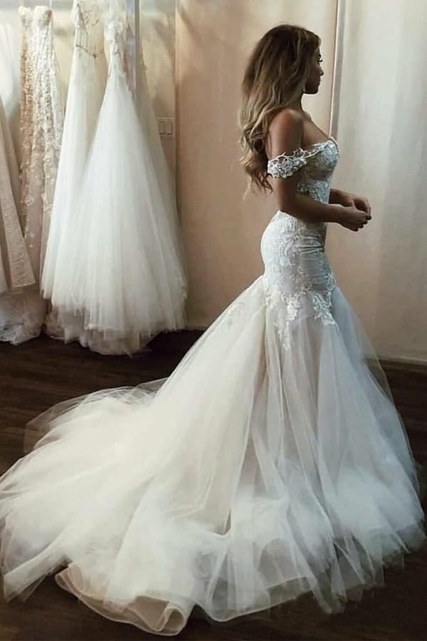 Abito da sposa sirena con spalle scoperte