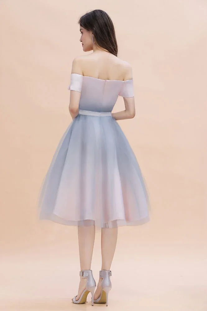Vestido de Fiesta Mini Alineado con Escote Corazón y Degradado de Hombros Descubiertos