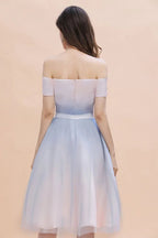 Vestido de Fiesta Mini Alineado con Escote Corazón y Degradado de Hombros Descubiertos