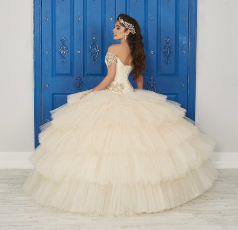 Schulterfreies Kleid mit V-Ausschnitt von House of Wu LA Glitter 24036