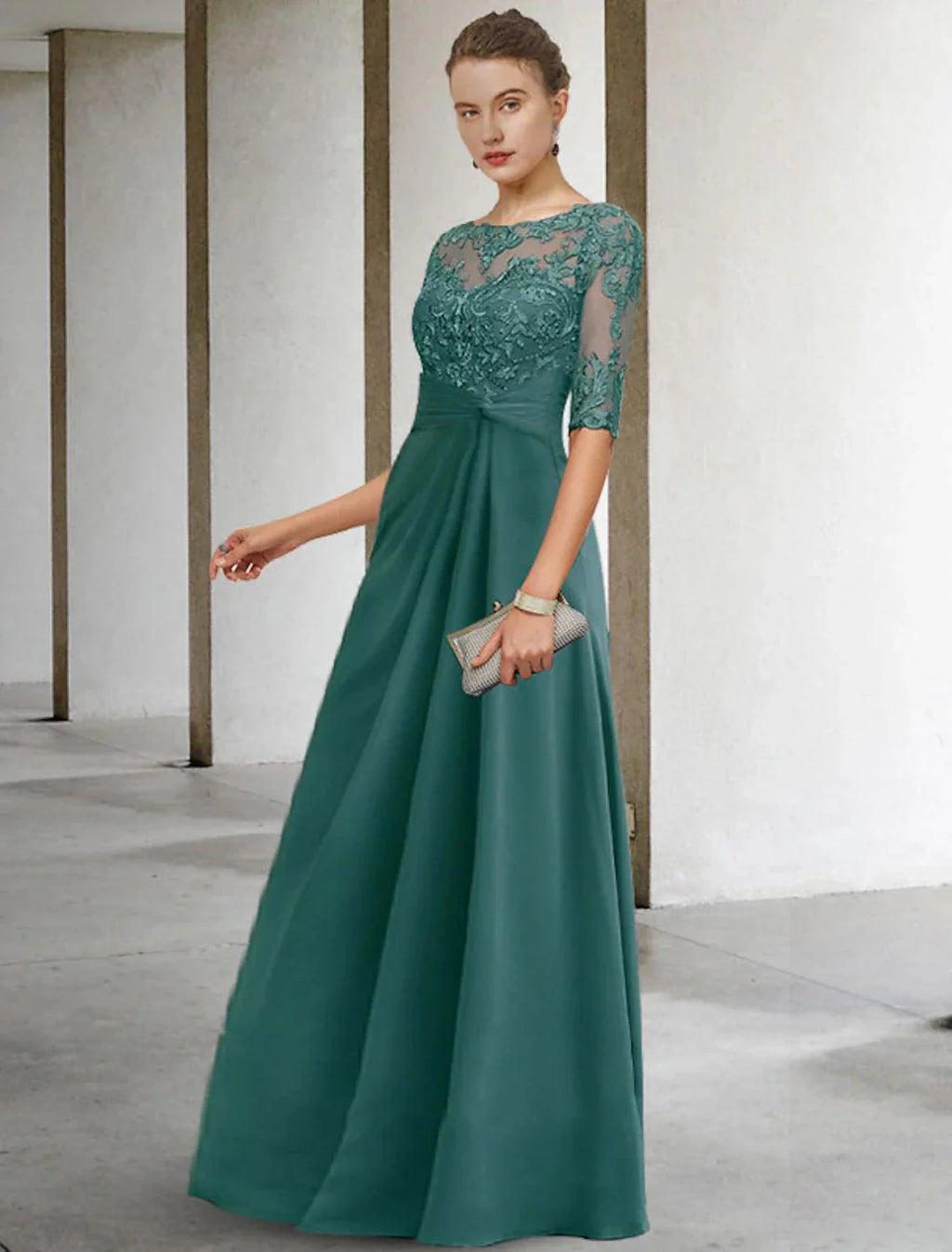 Vestido de mãe da noiva com bainha/coluna, vestidos para convidadas de casamento no outono, tamanho grande, elegante, decote em joia, comprimento até ao chão, chiffon, renda, manga curta com aplicações, drapeado lateral