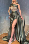 One-Shoulder-Langarm-Meerjungfrau-Satin-Abendkleid mit Schlitz
