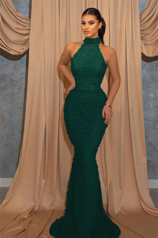 Vestido de noite comprido, sereia, com decote alto, lantejoulas, sem mangas e cinto