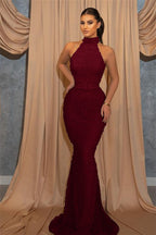 Vestido de noite comprido, sereia, com decote alto, lantejoulas, sem mangas e cinto