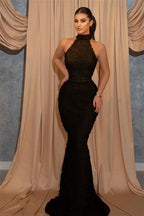 Vestido de noite comprido, sereia, com decote alto, lantejoulas, sem mangas e cinto