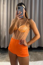 Vestido de festa comprido laranja com alças finas e racha alta em chiffon