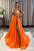 Oranges langes A-Linien-Ballkleid aus Chiffon mit Spaghettiträgern und hohem Schlitz