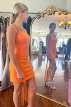 Orangefarbenes Ein-Schulter Perlenbesetztes Kurzes Homecoming-Kleid mit Quaste