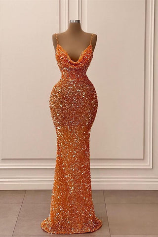 Vestido de noite sereia com alças finas e decote em V laranja e lantejoulas