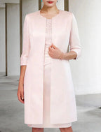 Vestido de mãe da noiva de duas peças, elegante, estilo igreja, inverno, com casaco, manga curta, decote redondo, comprimento até ao joelho, cetim, renda, drapeado lateral