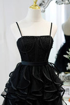 Vestido corto de tul para el baile de bienvenida con tirantes finos y corte en A
