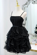Vestido corto de tul para el baile de bienvenida con tirantes finos y corte en A
