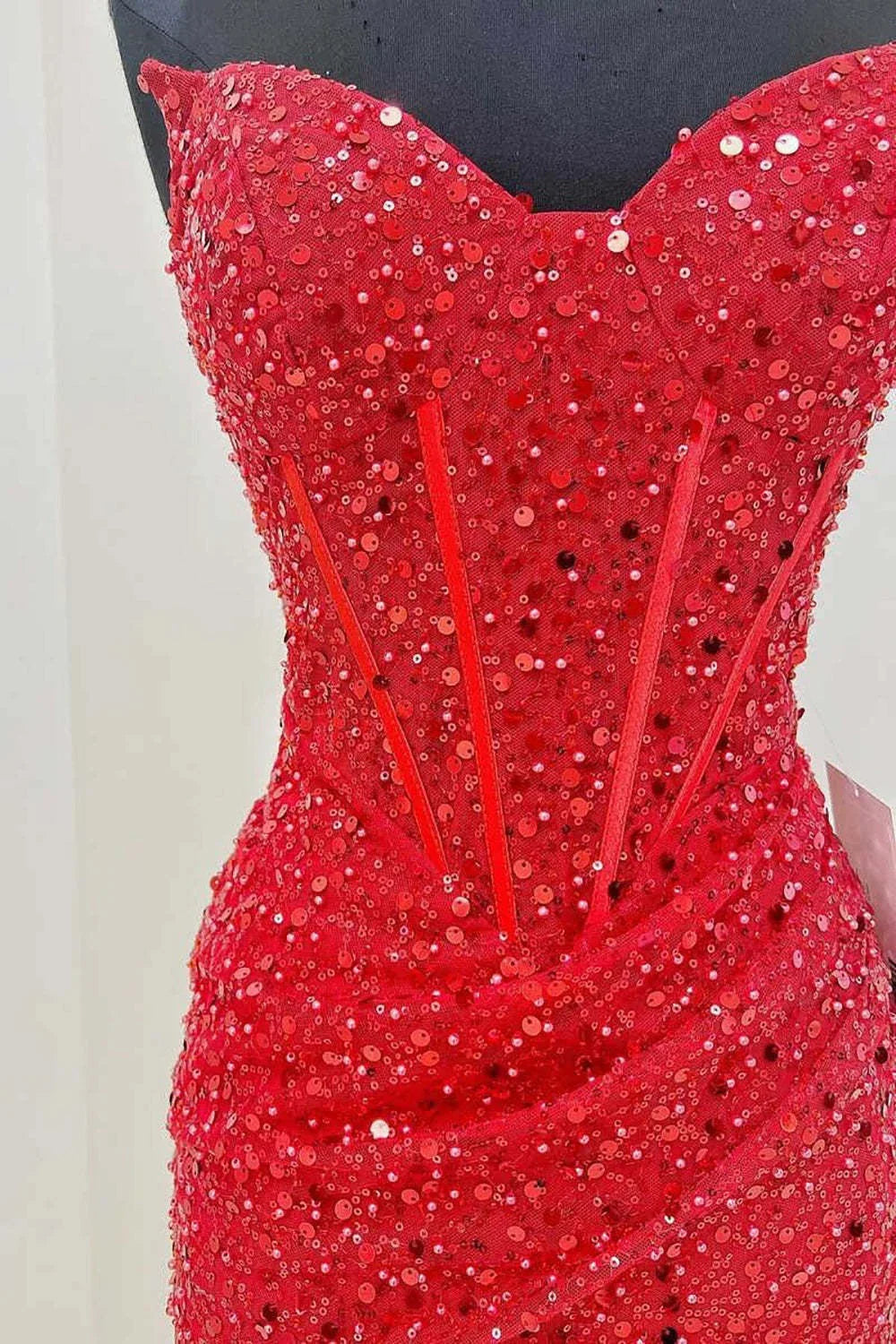 Figurbetontes Herzausschnitt-Rot-Pailletten-Korsett-Abschlussballkleid