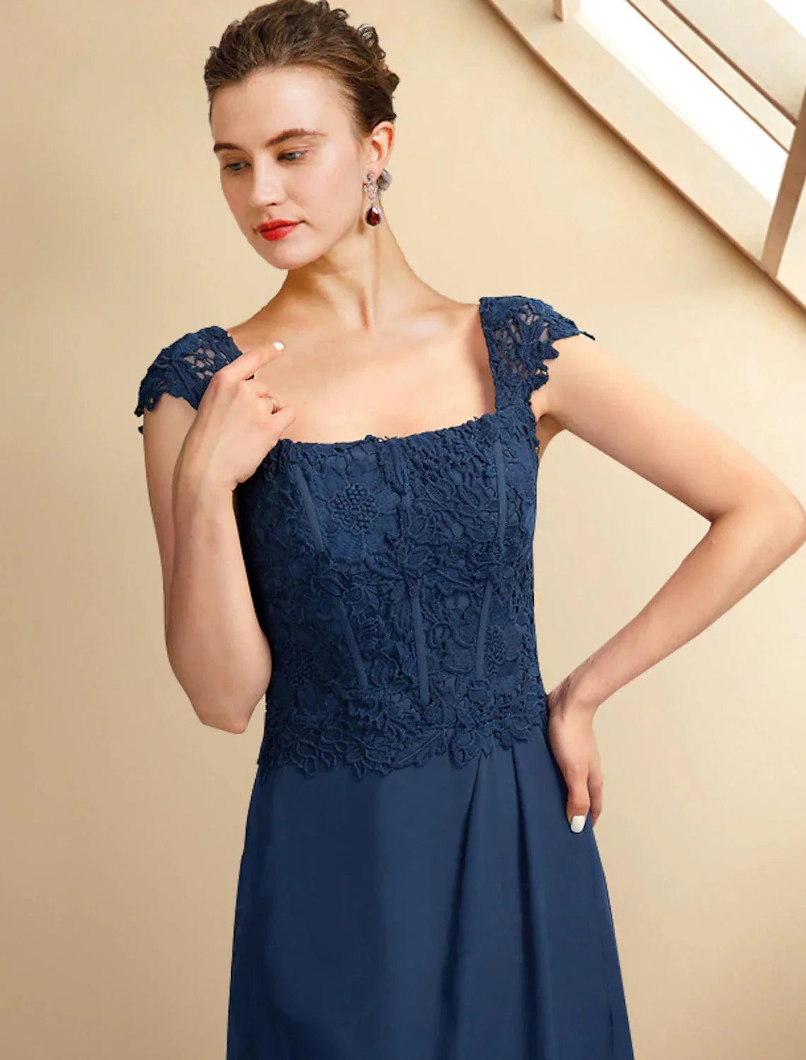 Vestido de mãe da noiva de duas peças, corte A, tamanho grande, elegante, decote quadrado, assimétrico, comprimento chá, chiffon, renda, manga curta, wrap, incluído com aplicações