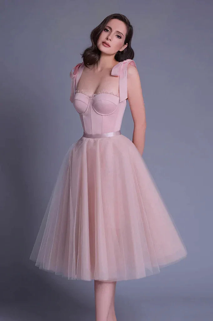 Vestido corto de fiesta rosa adorable y encantador para invitada de boda