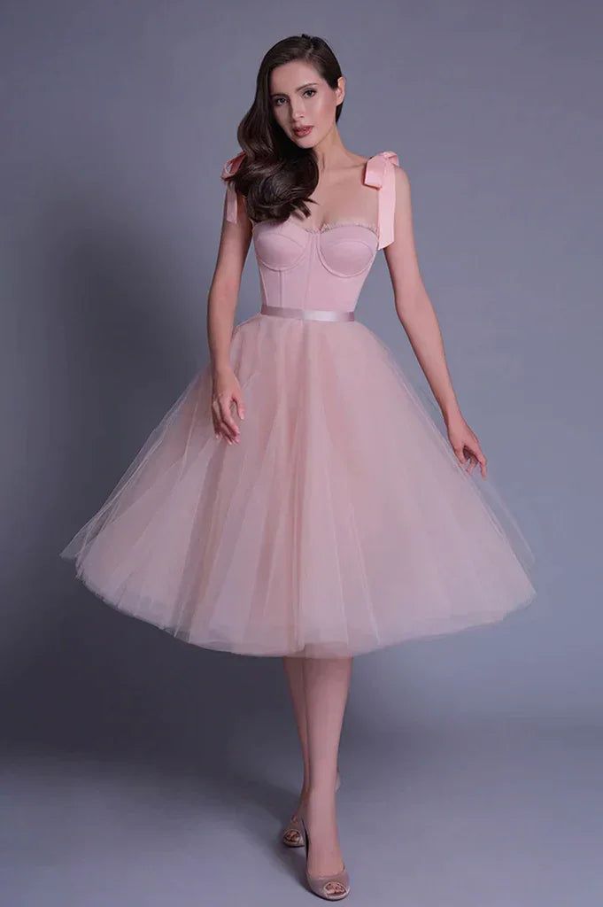 Vestido corto de fiesta rosa adorable y encantador para invitada de boda