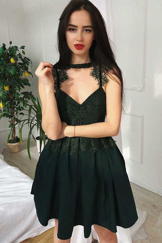 Marineblaues Ballkleid mit Plisseeausschnitt und Spitze PD075