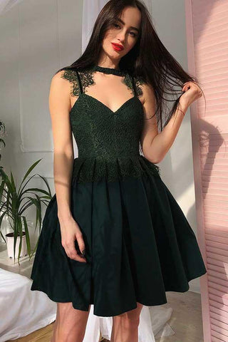 Marineblaues Ballkleid mit Plisseeausschnitt und Spitze PD075