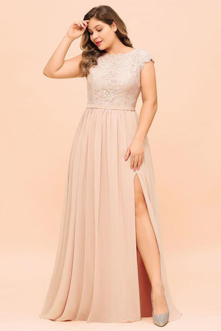 Plus Size Spitze Perlenrosa Brautjungfernkleid Kurze Ärmel Seitlich geschlitztes Hochzeitspartykleid