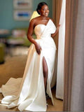 Abito da Sposa in Satin con Scollo a Cuore, Senza Maniche, con Pannello Avvolto e Strascico a Pennello