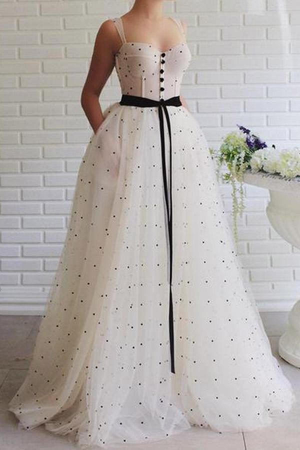 Vestido de festa princesa em tule branco, corte em A, com faixa, corte em coração, PSK086