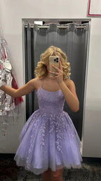 Prinzessin Kurzes Lavendel A-Linie Spitze Applikation Homecoming Kleid Partykleid Y1227