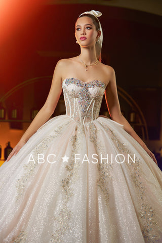Quinceanera-Kleid mit Puffärmeln und Korsett von Ragazza EV05-605