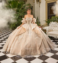 Trägerloses Quinceanera-Kleid mit Puffärmeln von Ragazza EV56-656