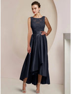Etuikleid/Säulenkleid für die Mutter der Braut, Hochzeitsgast, minimalistisch, elegant, U-Ausschnitt, asymmetrisch, knöchellang, Satin, Spitze, halbe Ärmel mit Falten, einfarbig