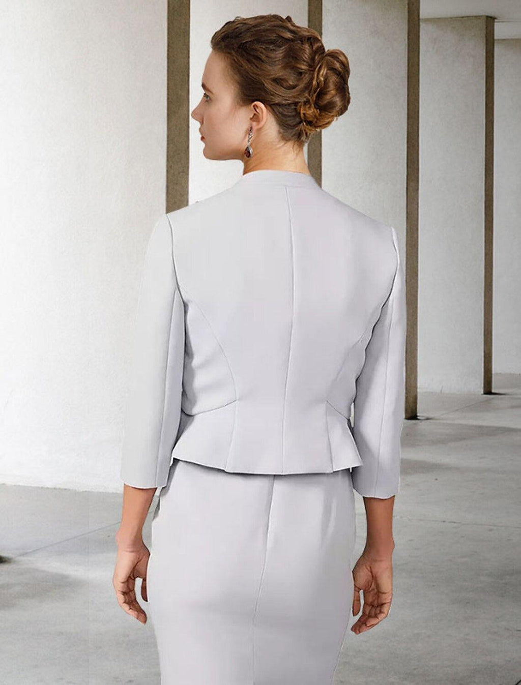 Vestido de mãe da noiva de duas peças, bainha/coluna, elegante, com decote em joia, comprimento até ao joelho, chiffon, renda, manga curta, casaco curto com aplicações