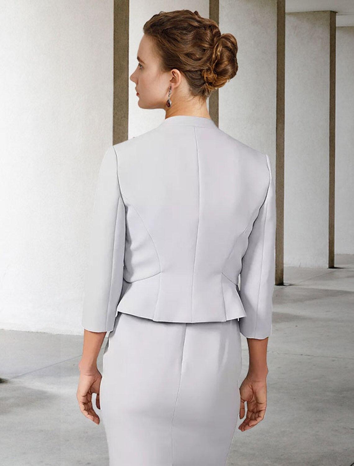 Vestido de mãe da noiva de duas peças, bainha/coluna, elegante, com decote em joia, comprimento até ao joelho, chiffon, renda, manga curta, casaco curto com aplicações