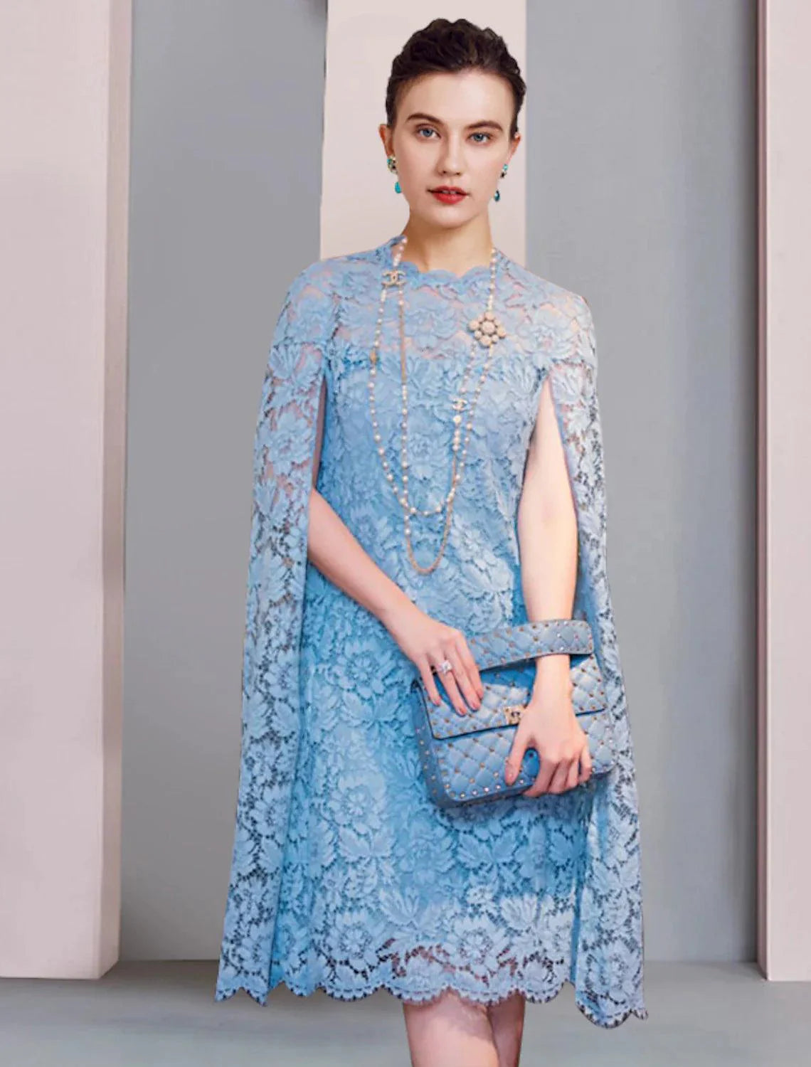 Vestido tubinho/coluna para mãe da noiva, formal, para festa de casamento, elegante, decote redondo, curto/mini, renda, sem mangas, com cor sólida