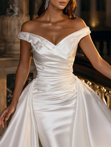 Verlobungs- und formelle Brautkleider, Ballkleid, schulterfrei, Flügelärmel, Kapellenschleppe, Satin-Brautkleider mit geraffter Blume