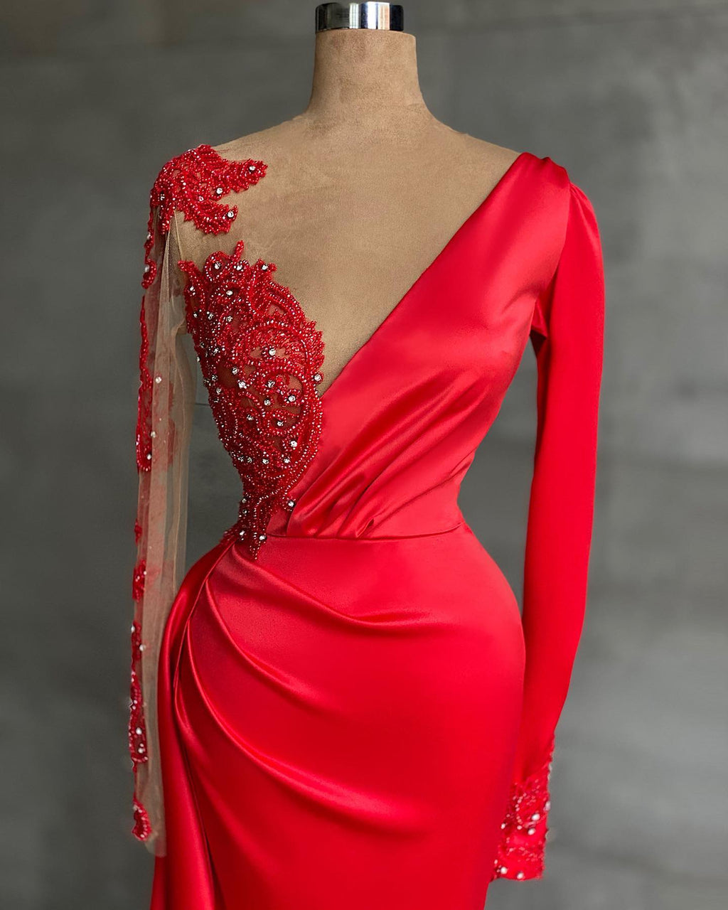 Red Long Sleeves Mermaid V-neck Satin Lace Evening Dresses with Slit