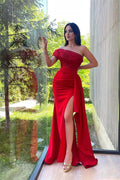Vestido de Fiesta Largo Rojo Sin Tirantes de Un Solo Hombro con Lentejuelas y Cola de Sirena con Abertura
